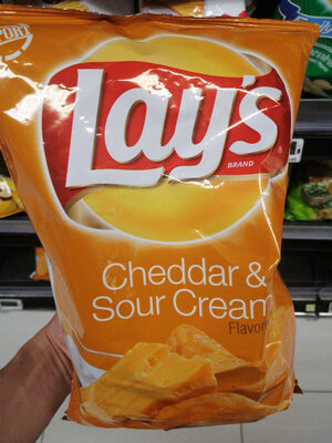 [028400152693] Lays Cheddar And Sou
